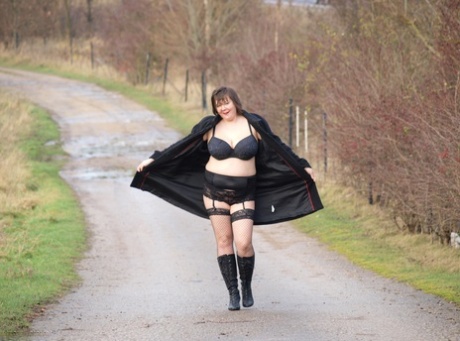 thick mamitee art nude galleries