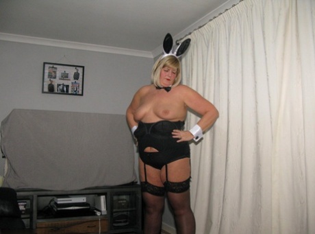 hairy old plumper pussy beautiful naked pics