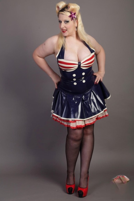 chubby blond girl porn xxx picture