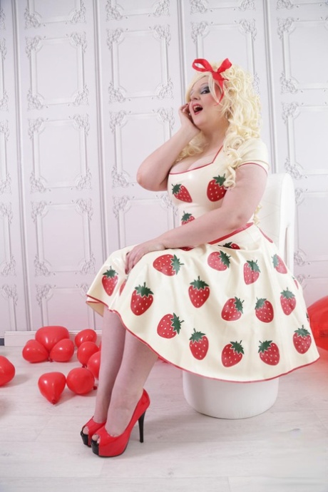 cute chubby picked up by black guy free xxx pics