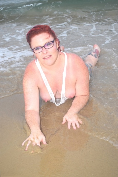 fat girl riding dick hot nude picture