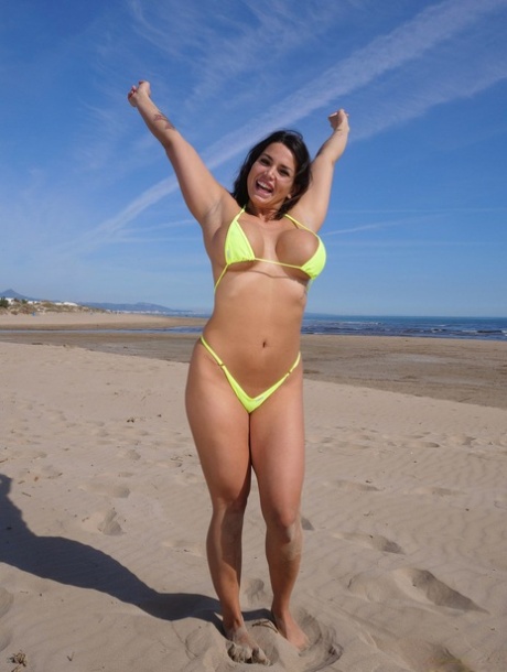 sexy fat girl cosplay bent hd photos