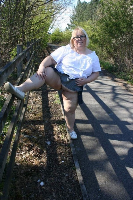 free plumper women gallery art xxx pictures