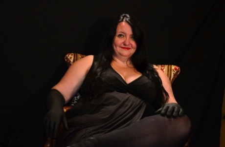 penelope reed teases you with her fat pussy perfect image