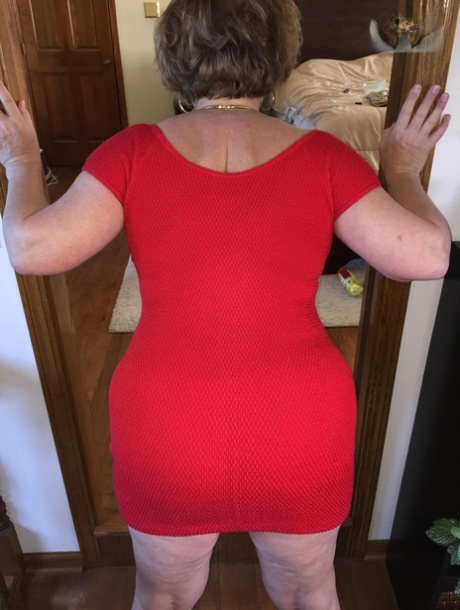 curvy pawner babe spreads her legs for cock perfect galleries