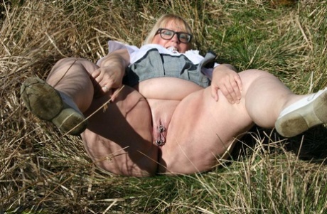 curvy lactating art nude galleries