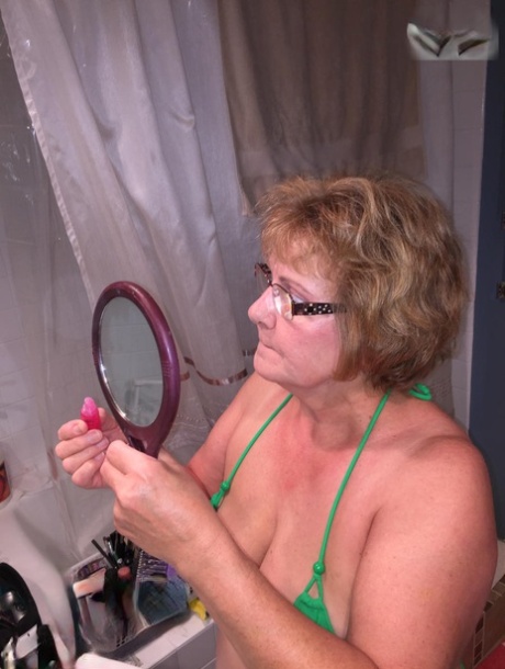 ebony bbw bathroom pornos gallery