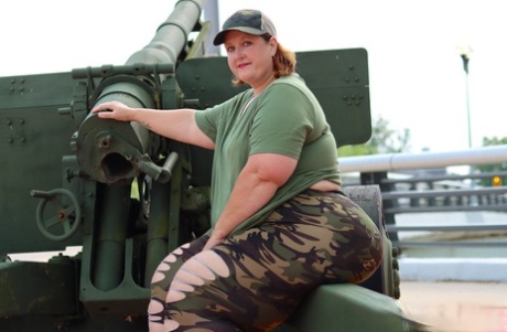 curvy milf vr hot pics