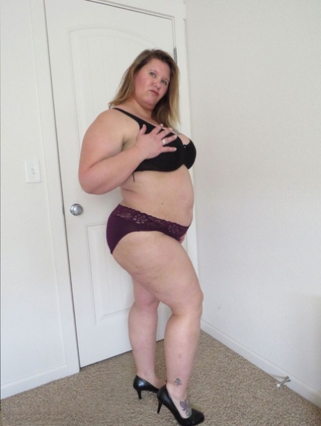 thick girl nude hot nude photo