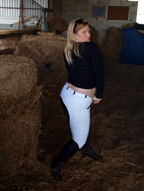 curvy kendra star cuckolds her husband interracially beautiful nude images