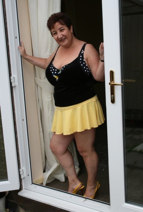thick mexican stepmom art naked galleries