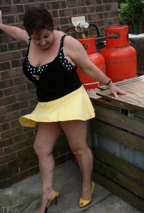 fat blonde stepmom xxx picture