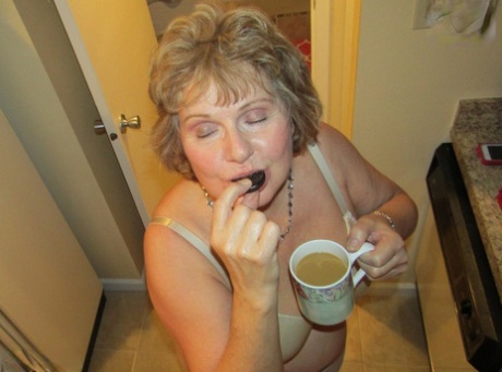 bbw wife pegging xxx picture