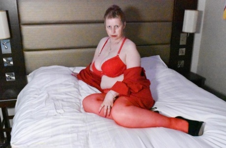 bbw wants strangers to see her sucking cock hot nude image