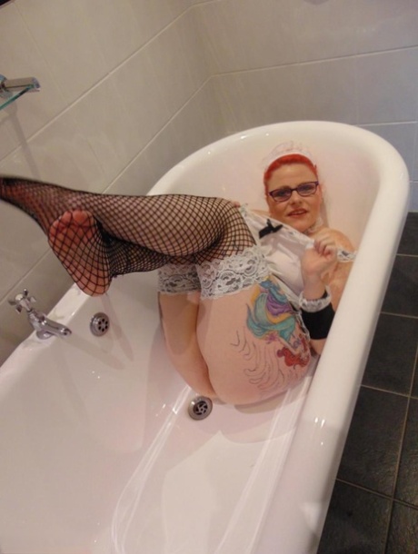 big ass and big tits babe fucks machine sexy pic