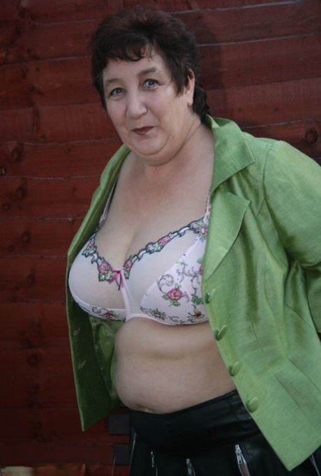 old fat women pooping toilet pornographic pics