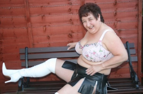 thick ass and thighd free porn pictures
