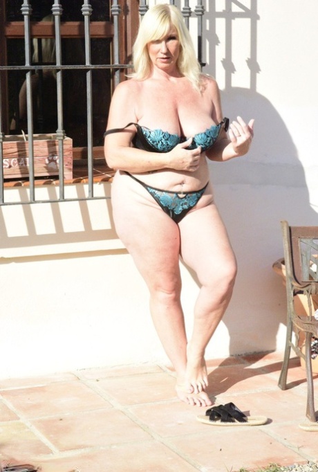 curvy milf interracial hot porn pics