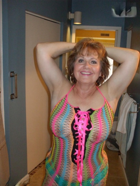 bbw nursing free nude image