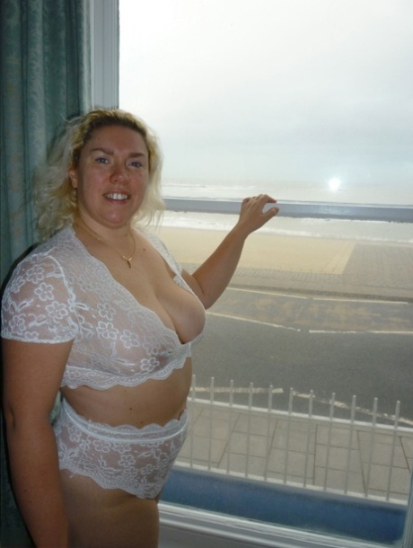 sexy big ass in bikini pornographic images