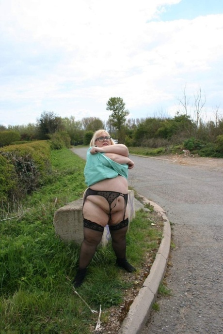 porcelain bbw naked pic