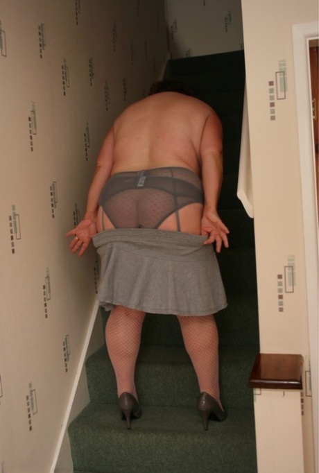 fucking thick white mature beautiful nude images