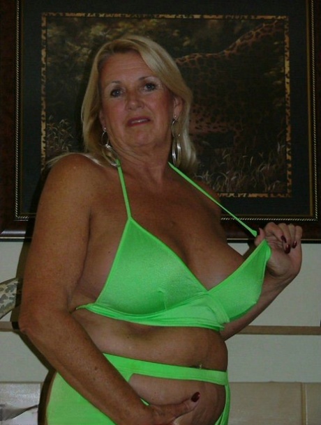 chubby couple having sex with a toy beautiful nude pics