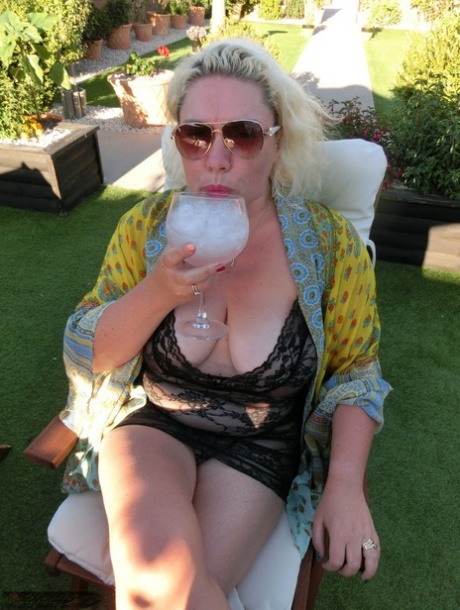 chubby sweetie rides big cock free sex image