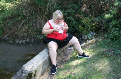 sexy fat wife enjoyed another man free archive