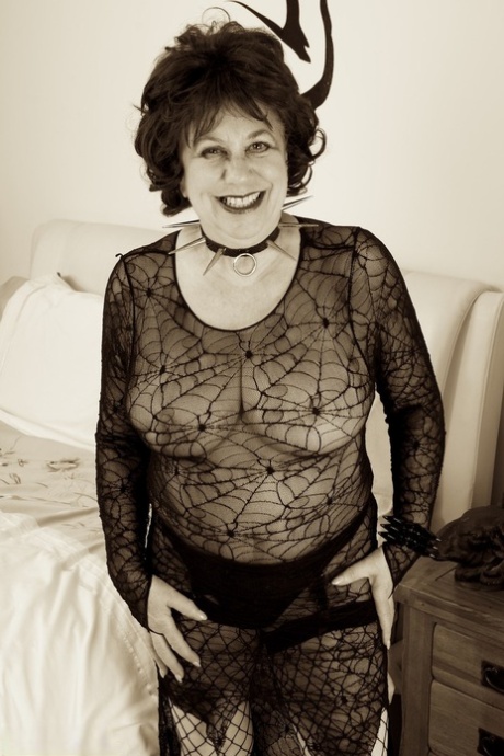 thick woman solo sexy xxx pic