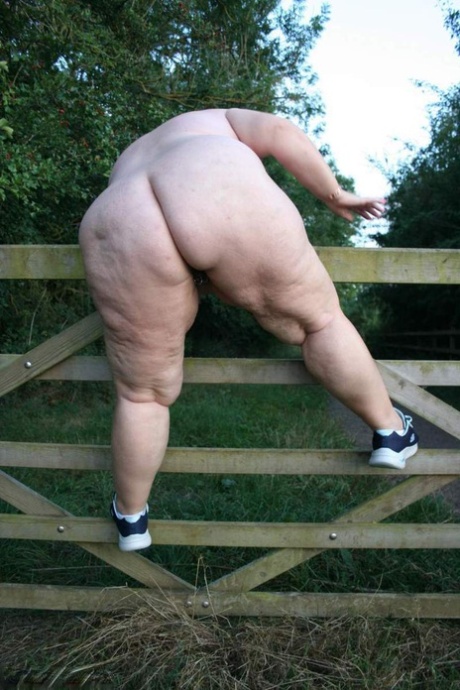 thick twinz xxx photo