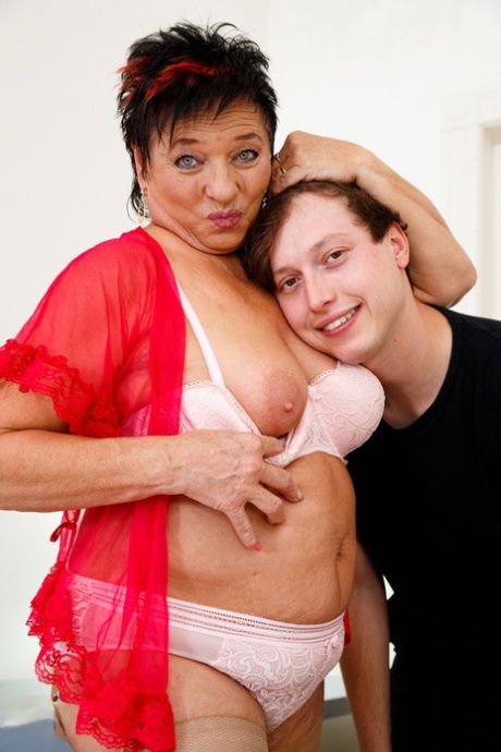 thick mom creampie hot sexy img