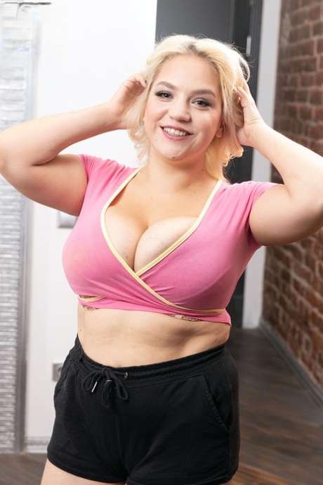 foxy roxy hart bbw sexy naked pics