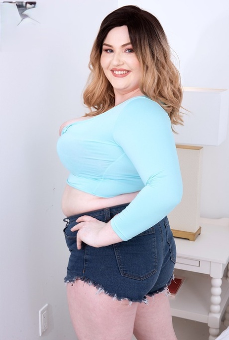 curvy juicy big tit latina stepsis nude archive