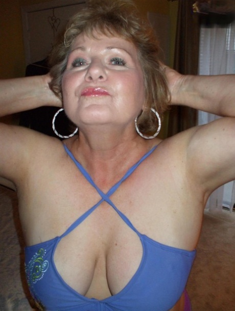 chubby blonde milf having fun with black golden bbw hot sex gallery