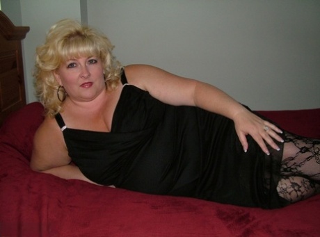 bbw tries on panties hd photo