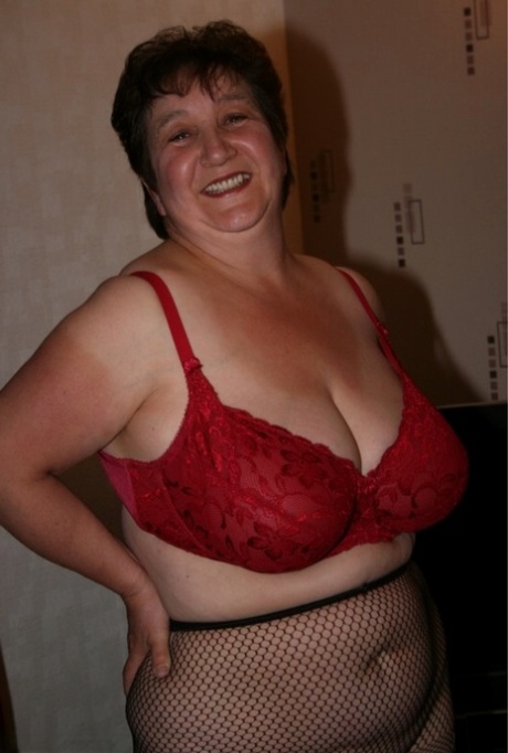 chubby cutie rides on cock sexy pictures