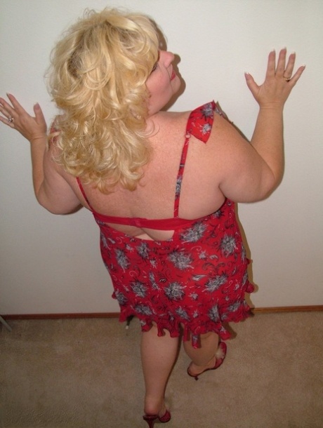 thick prone sexy nude gallery