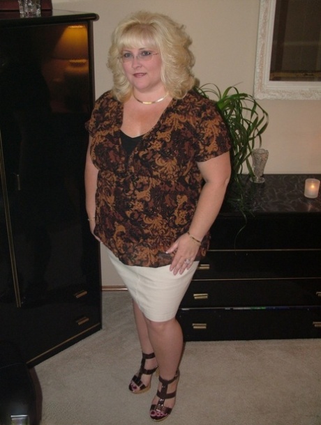 cece thick free nude photos