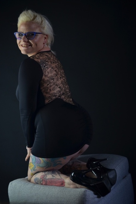 thick blonde threesome pornos pics