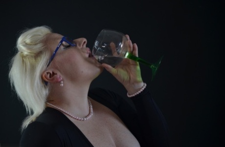 bbw modeling hd pic
