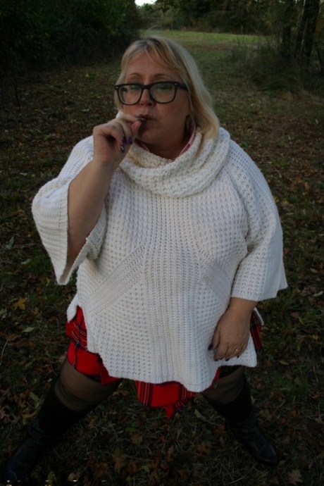 curvy italian milf free naked archive
