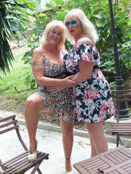 extremely thick ass free xxx picture