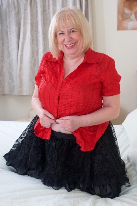 sexy curvy blonde milf ass hot naked images