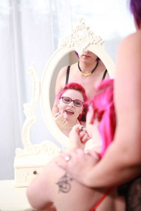curvy violet star porn nude photo