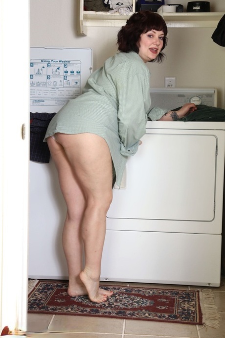 thick hairy blonde free naked picture