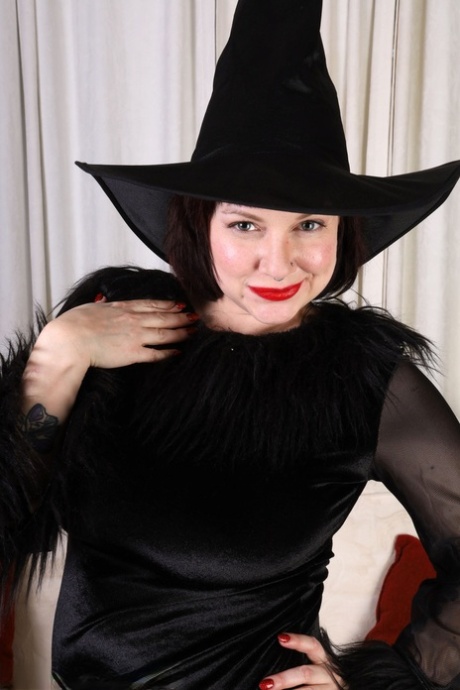 hairy bbw fatsitting on skinny masseur hot naked image