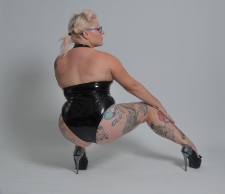 big curvy olivia porn galleries