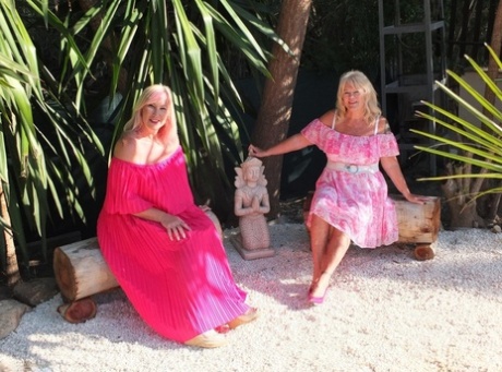 fat blond milf free naked pic