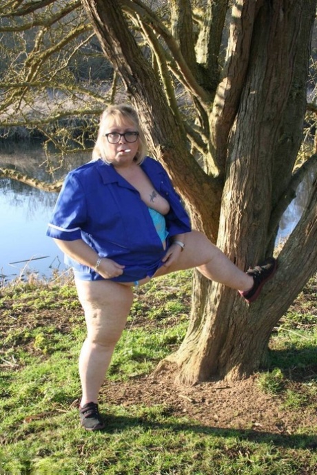 ebon boy friend is satisfying his sexual fat girlfriend on cam art xxx img